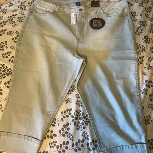 Avenue size 28 capri stretch denim